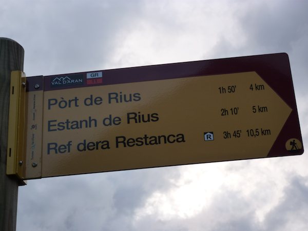 Panneau indicateur à l’hospice de Vielha