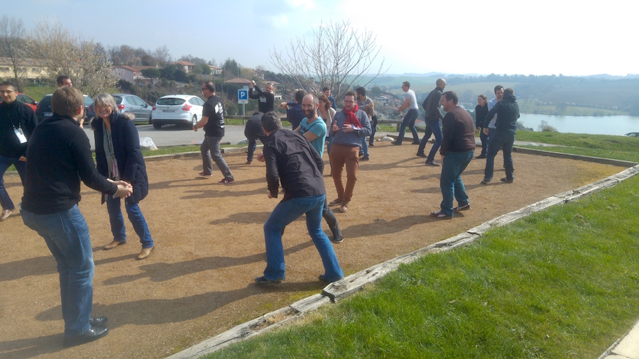 Impro sur le terrain de pétanque